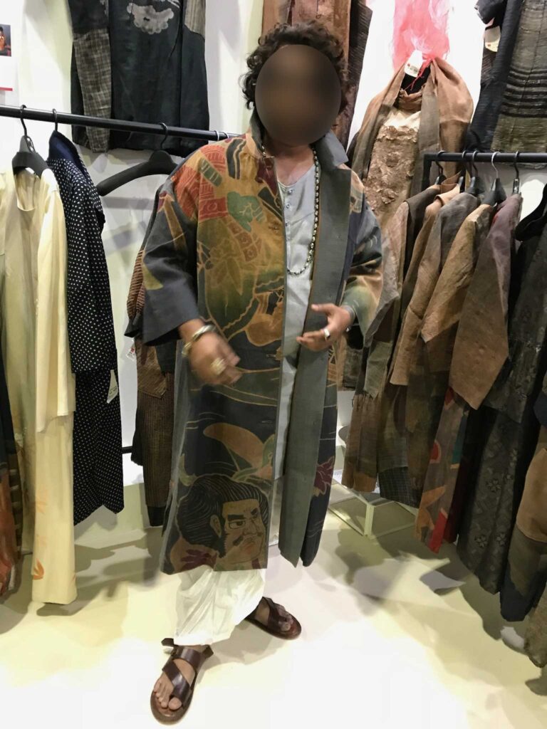 ワールドアートドバイ　創作服