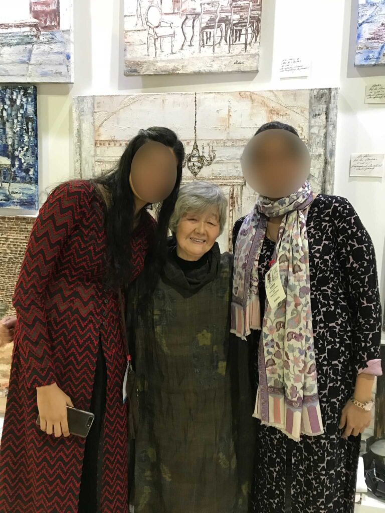 ワールドアートドバイ　創作服