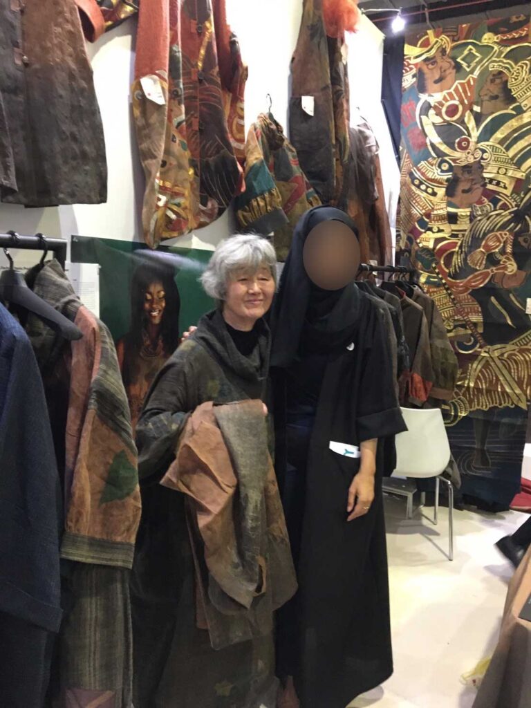 ワールドアートドバイ　創作服