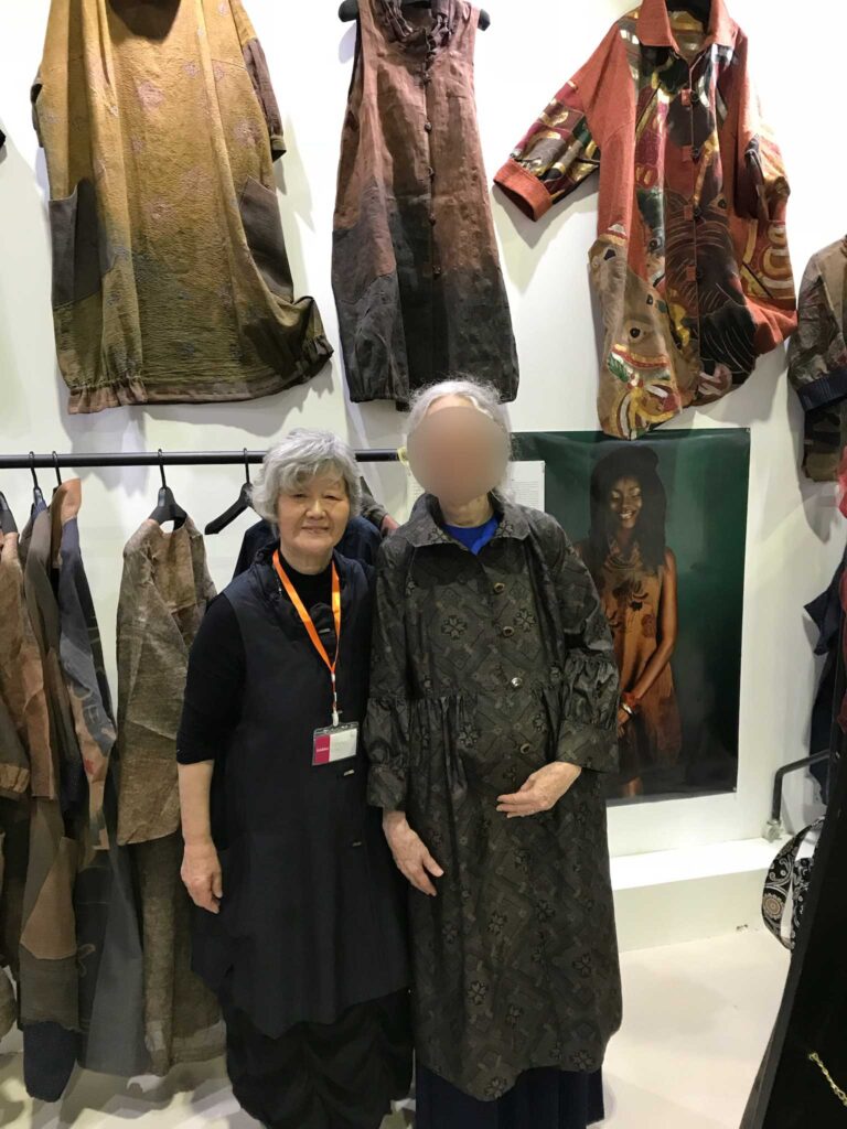 ワールドアートドバイ　創作服