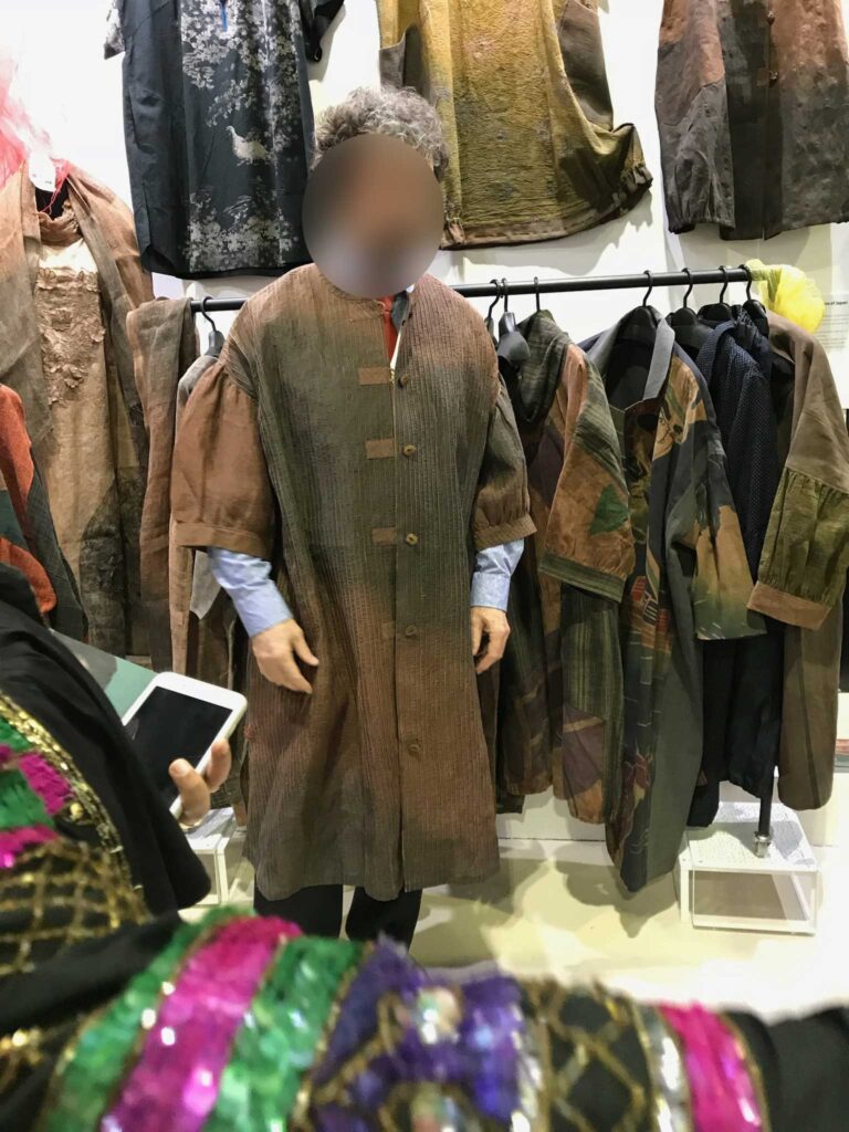 ワールドアートドバイ　創作服