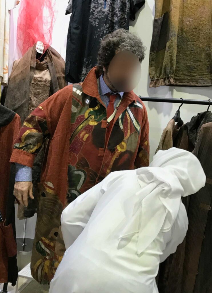 ワールドアートドバイ　創作服