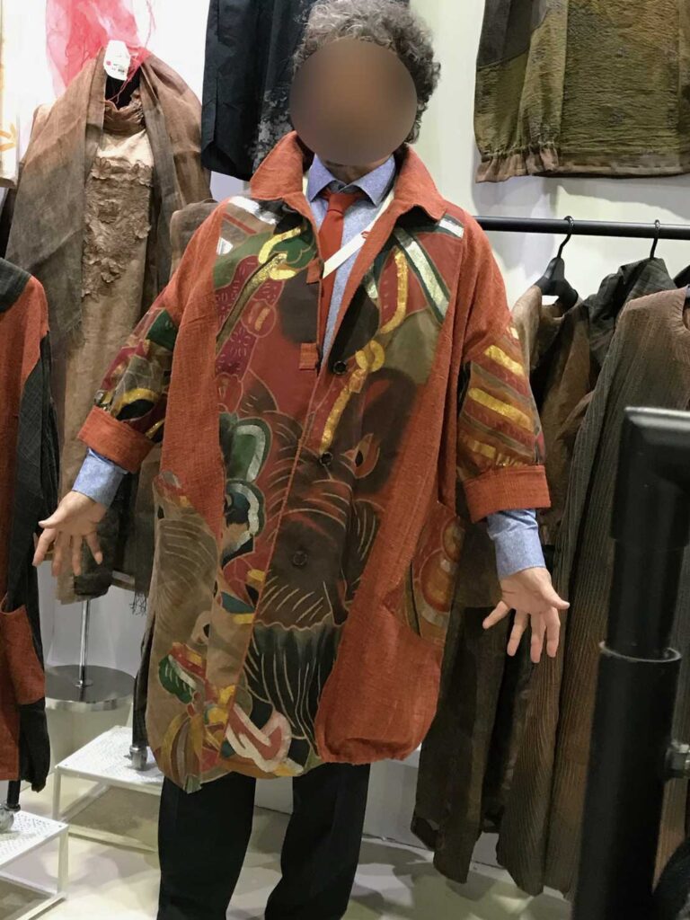 ワールドアートドバイ　創作服