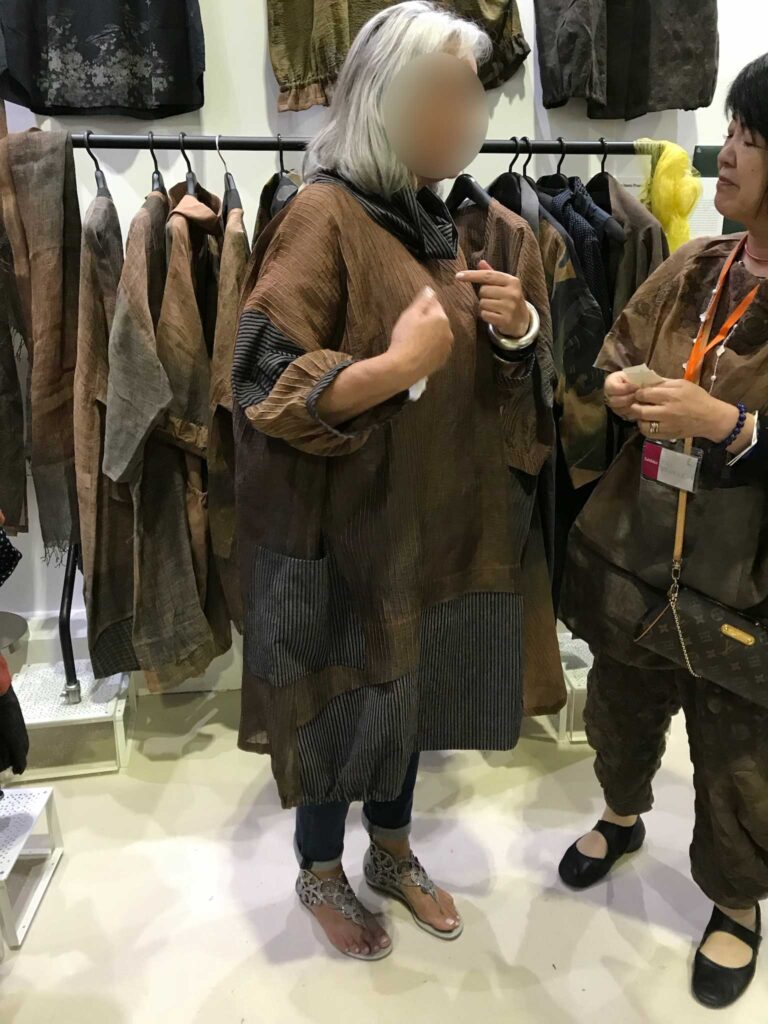 ワールドアートドバイ　創作服