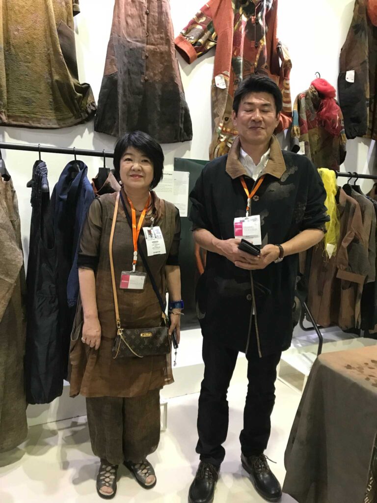 ワールドアートドバイ　創作服