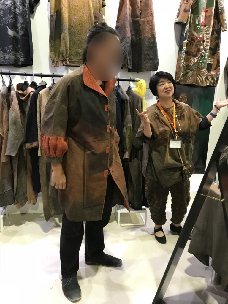 ワールドアートドバイ　創作服