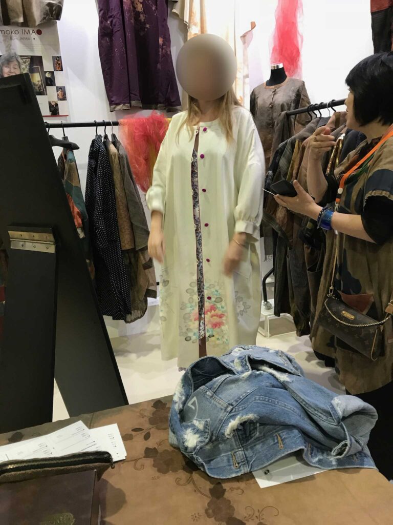 ワールドアートドバイ　創作服