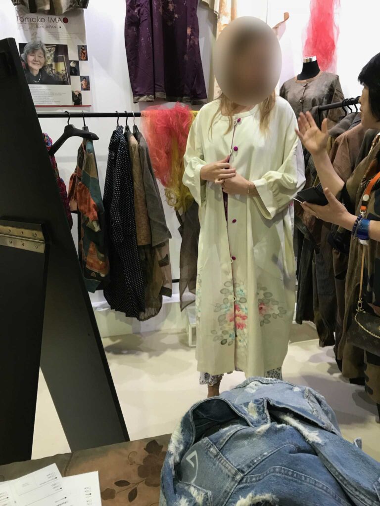 ワールドアートドバイ　創作服