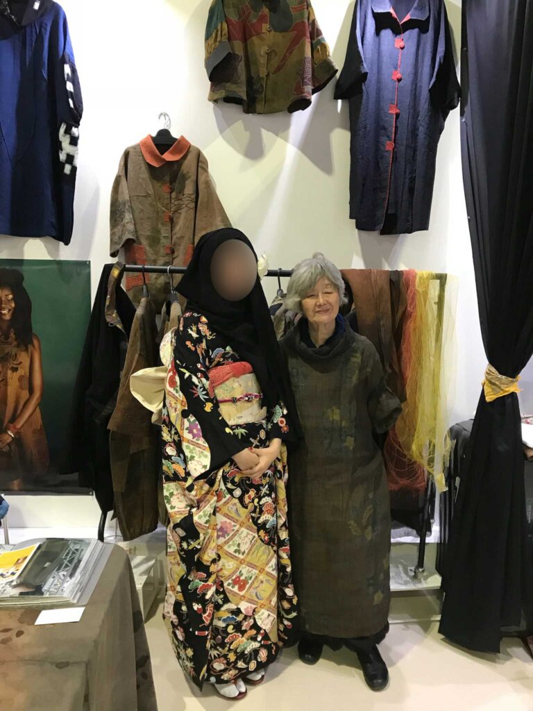 ワールドアートドバイ　創作服