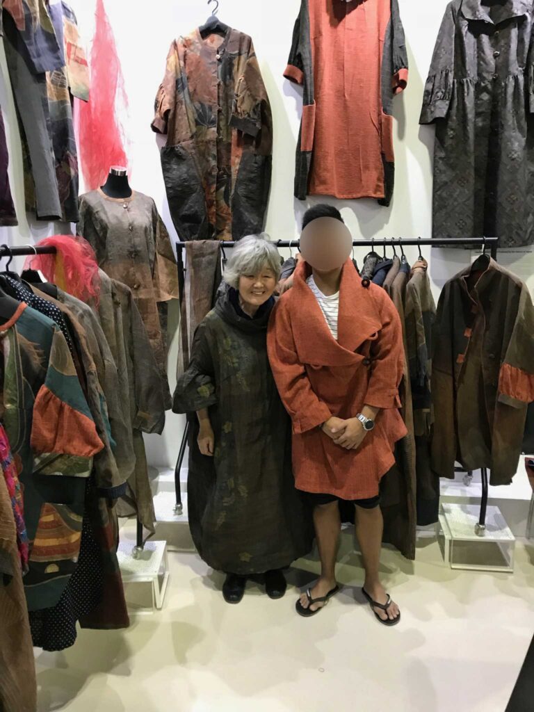 ワールドアートドバイ　創作服