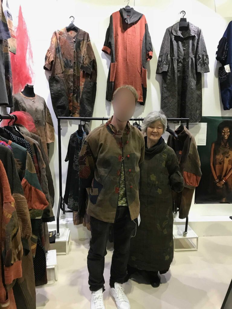 ワールドアートドバイ　創作服