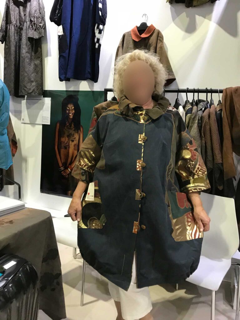 ワールドアートドバイ　創作服