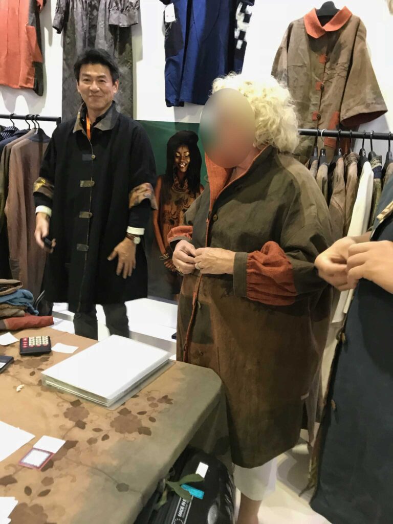 ワールドアートドバイ　創作服