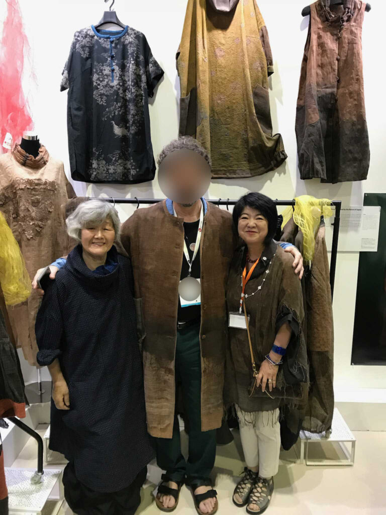 ワールドアートドバイ　創作服