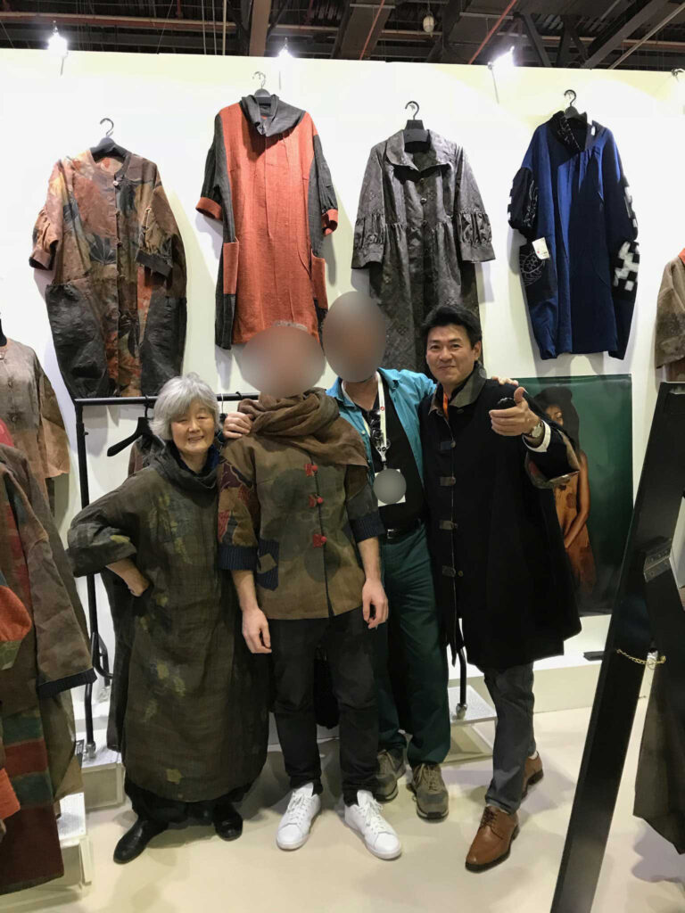 ワールドアートドバイ　創作服